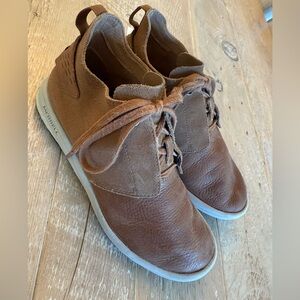 Merrell Women’s  Brown Leather & Suede Chukka Boots 7